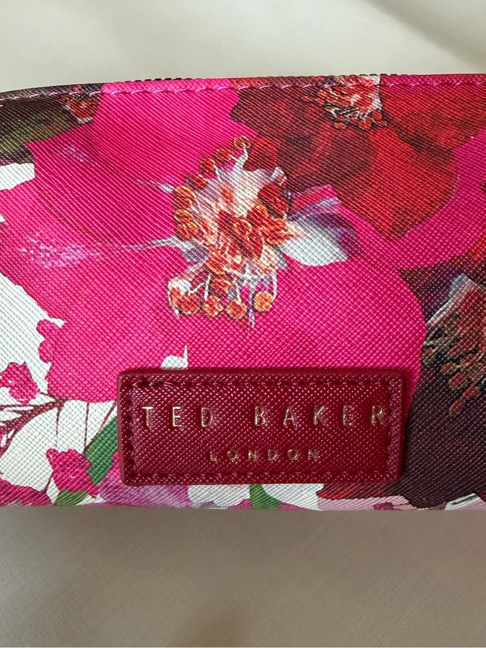 🔥Beauty Bundle - TED BAKER LONDON Cosmetic Pouch + 4 Beauty Products. Brand New. - Picture 5 of 14